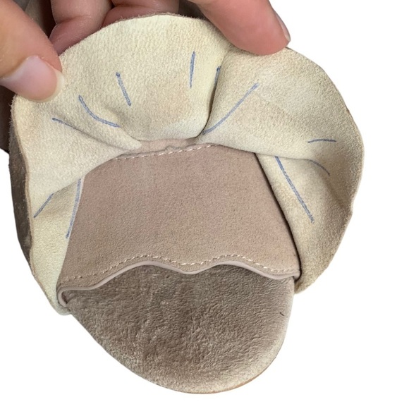 Avec Les  Filles Mallory Nude Peep Toe Ruffle Heel Mules Size 7.5 Shoes - Picture 10 of 15